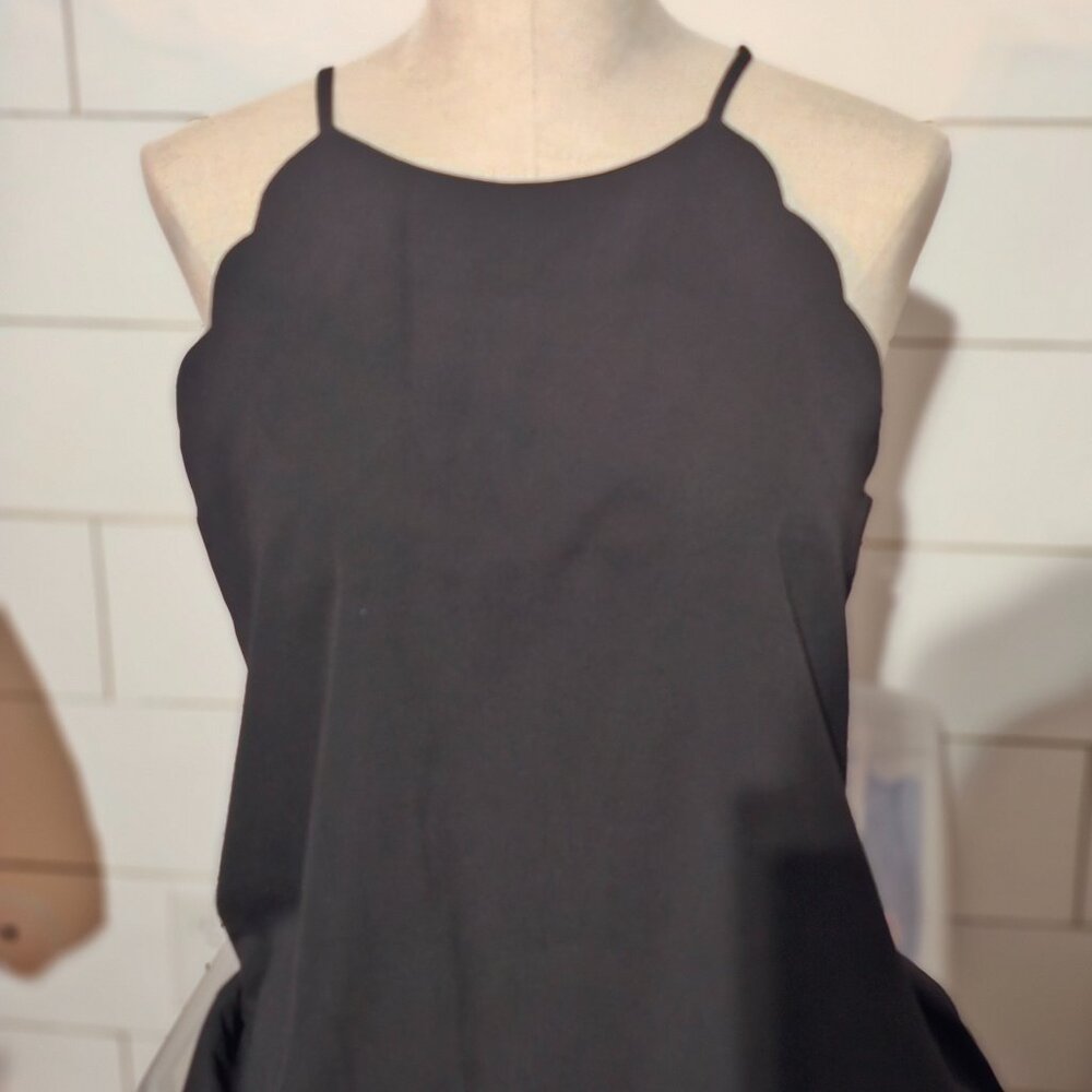 Women's Scalloped Tank Top
